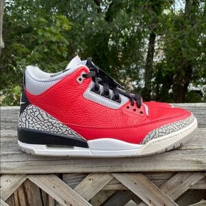 Jordan 3 Red Cement Size 10.5
(No Box)